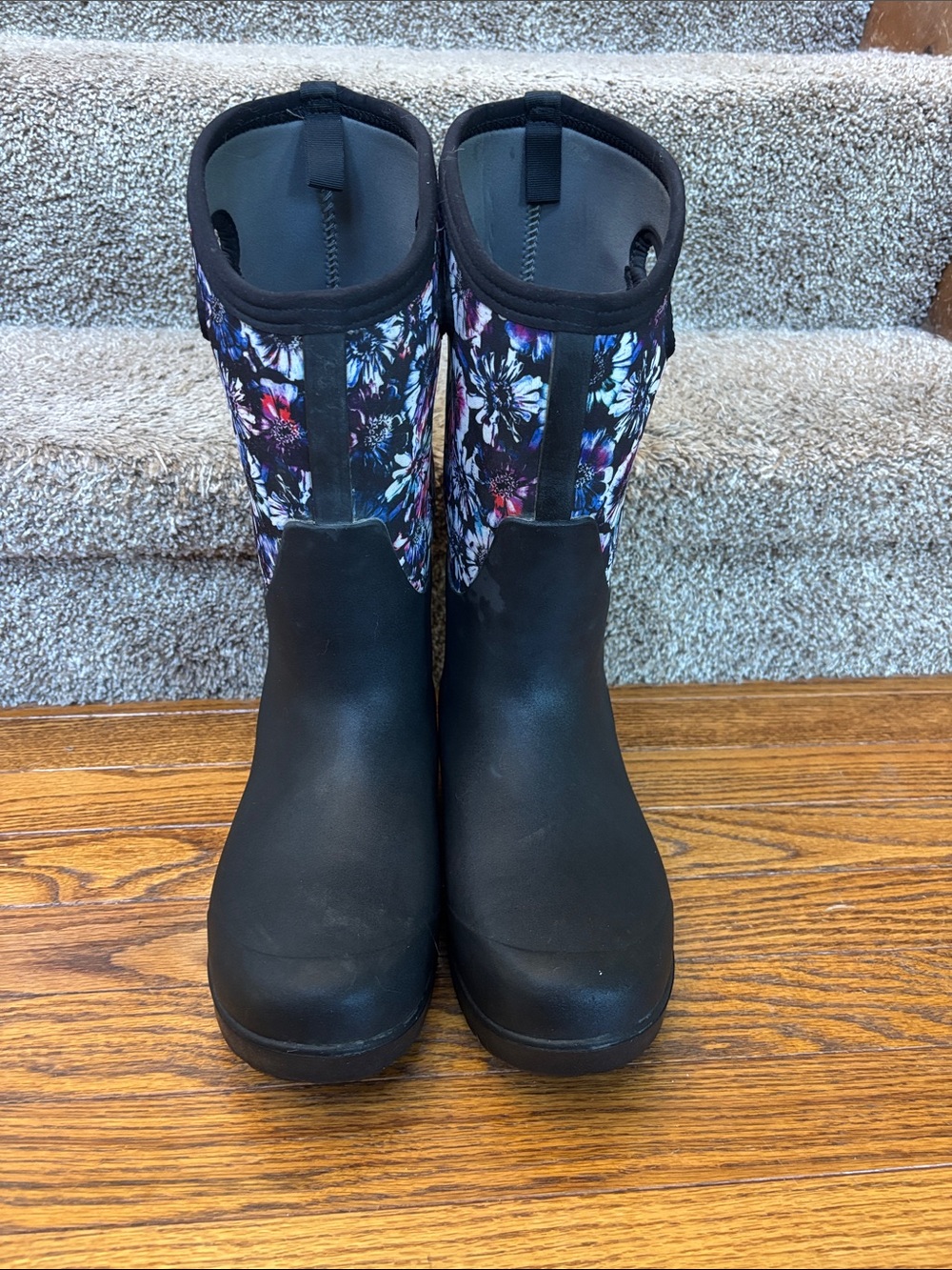 Bogs Womens Insulated Boots with Floral Print Shaft Size 10